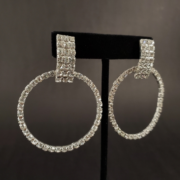 💥CLOSING SALE💥 Rhinestone Hoop Post Earrings - Picture 3 of 4